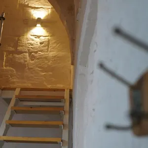 Il-mezzanine Private Traditional And Walking Distance To Bus Terminus Cospicua